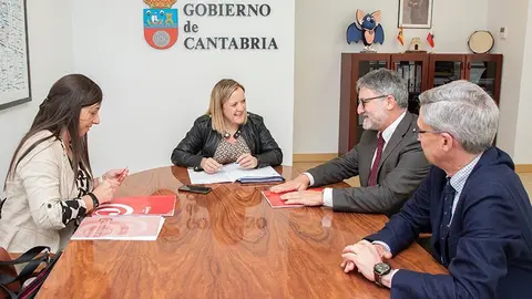 La consejera de Presidencia, Justicia, Seguridad y Simplificaci&oacute;n Administrativa, Isabel Urrutia, recibe a Mart&iacute;n Silv&aacute;n (CEOE). 
27 mayo 2024