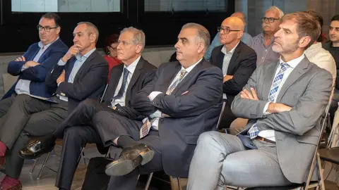 El consejero de Fomento, Ordenaci&oacute;n del Territorio y Medio Ambiente, Roberto Media, inaugura el encuentro de la Fundaci&oacute;n Laboral del Cemento y el Medio Ambiente (CEMA). 

A las 13:30 horas clausura la reuni&oacute;n el consejero de Industria, Empleo, Innovaci&oacute;n y Comercio, Eduardo Arasti. 
12 junio 2024