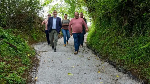 10:00 horas. Ayuntamiento de Villafufre
El consejero de Fomento, Ordenaci&oacute;n del Territorio y Medio Ambiente, Roberto
Media, inaugura diversas obras en el municipio. 20 JUNIO 2024 &copy; Miguel De la Parra