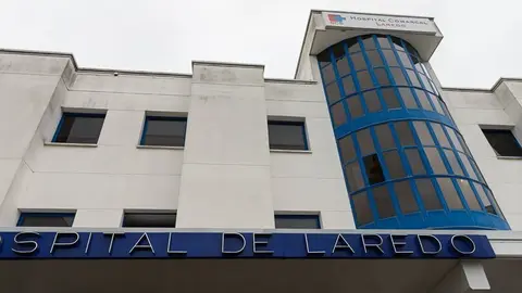 09:30 horas. Hospital de Laredo. El vicepresidente y consejero de Universidades, Igualdad, Cultura y Deporte, Pablo Zuloaga, acompa&ntilde;ado por el consejero de Sanidad, Miguel Rodr&iacute;guez, visitan el Hospital de Laredo. 13 de octubre de 2020 &copy; Ra&uacute;l Lucio