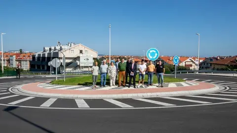 10:30 horas. Rotonda de la CA-141. Somo, Ribamont&aacute;n al Mar 

El consejero de Fomento, Ordenaci&oacute;n del Territorio y Medio Ambiente, Roberto Media, informa a los medios de comunicaci&oacute;n sobre la visita institucional al municipio y la inauguraci&oacute;n de diversas infraestructuras