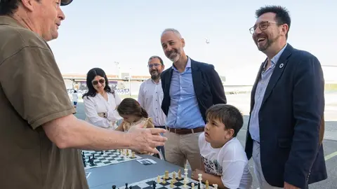 10:00 horas. Colindres. El consejero de Educaci&oacute;n, Formaci&oacute;n Profesional y Universidades, Sergio Silva, visita el CEIP Pedro del Hoyo. 25 de junio de 2024 &copy; Ra&uacute;l Lucio