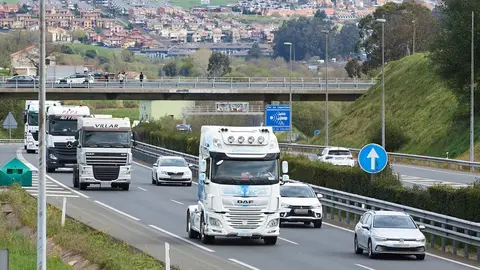 Manifestacion de transportistas, entre Santander y Torrelavega.
21/3/22 Saantander-Torrelavega

FOTOGRAFIA: JUAN MANUEL SERRANO ARCE