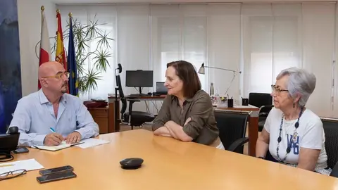 11:00 horas. Despacho del consejero  
El consejero de Salud, C&eacute;sar Pascual, recibe a la presidenta de ACEF, Asociaci&oacute;n C&aacute;ntabra de Enfermos de Fibromialgia. 
11:00 horas. Despacho del consejero  
El consejero de Salud, C&eacute;sar Pascual, recibe a la presidenta de ACEF, Asociaci&oacute;n C&aacute;ntabra de Enfermos de Fibromialgia.