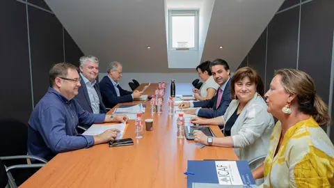 10:00 horas. Agencia C&aacute;ntabra de Administraci&oacute;n Tributaria (ACAT), 5&ordf; planta (Paseo Pereda, 13)
El consejero de Econom&iacute;a, Hacienda y Fondos Europeos, Luis &Aacute;ngel Ag&uuml;eros, preside el Consejo Ejecutivo del Instituto de Finanzas de Cantabria (ICAF).