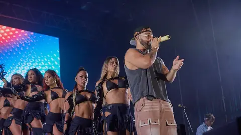 MANUEL TURIZO - MAGDALENA EN VIVO 2024 - &copy;EL REY LAGART&Oacute;N (14)