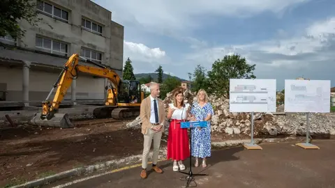 10:00 horas. Barrio El Sombrero, 42B. Sar&oacute;n, Santa Mar&iacute;a de Cay&oacute;n 

La presidenta de Cantabria, Mar&iacute;a Jos&eacute; S&aacute;enz de Buruaga, asiste al acto de inicio de las obras de ampliaci&oacute;n del IES Lope de Vega.
