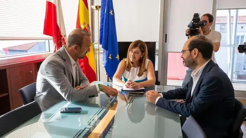 09:00.- Despacho de la presidenta
La presidenta de Cantabria, Mar&iacute;a Jos&eacute; S&aacute;enz de Buruaga, recibe al alcalde de Torrelavega, Javier L&oacute;pez Estrada. 
 9 AGOSTO 2023 &copy; Miguel De la Parra