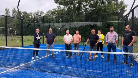 11:00 horas. Villafufre
 
La consejera de Cultura, Turismo y Deporte, Eva Guillermina Fern&aacute;ndez, inaugura las pistas de p&aacute;del.