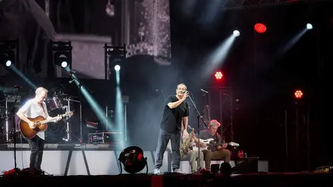 HOMBRES G - VIVE LA FERIA 2024 - &copy;EL REY LAGARTÓN  (46)