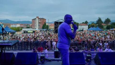 DJ CELIS Y MON FERNÁNDEZ  - VIVE LA FERIA 2024 &copy;EL REY LAGARTÓN (4)