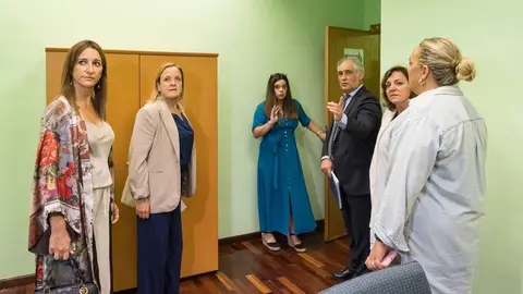 10:00 horas. C/ Padre Antonio, 26. San Vicente de la Barquera. La consejera de Presidencia, Justicia, Seguridad y Simplificaci&oacute;n Administrativa, Isabel Urrutia, visita los juzgados de San Vicente de la Barquera. 21 de agosto de 2024 &copy; Ra&uacute;l Lucio