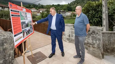 12:00 horas. Ayuntamiento de Arredondo  

El consejero de Fomento, Ordenaci&oacute;n de Territorio y Medio Ambiente, Roberto Media, visita la pasarela peatonal de la carretera que una La Cavada con Ramales de la Victoria.
