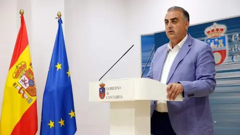 El consejero de Fomento, Ordenaci&oacute;n del Territorio y Medio Ambiente, Roberto Media, informa, en rueda de prensa, sobre el acuerdo en la Comisi&oacute;n Bilateral de Cooperaci&oacute;n entre el Estado y la Comunidad Aut&oacute;noma sobre la Ley del Suelo. 
30 JUL 24
