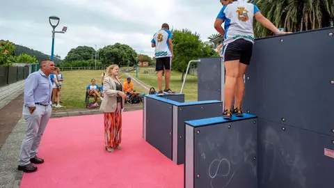13:30 horas. Ayuntamiento de Argo&ntilde;os 

La consejera de Presidencia, Justicia, Seguridad y Simplificaci&oacute;n Administrativa, Isabel Urrutia, inaugura la nueva pista de parkour.