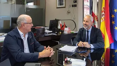 10:30 horas. Despacho del consejero 

El consejero de Educaci&oacute;n, Formaci&oacute;n Profesional y Universidades, Sergio Silva, recibe al alcalde de Arredondo, Leoncio Carrascal