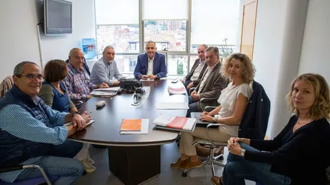 10:30 horas. Despacho del consejero

El consejero de Fomento, Ordenaci&oacute;n del Territorio y Medio Ambiente, Roberto Media, se re&uacute;ne con la Asociaci&oacute;n de Maltratados por la Administraci&oacute;n
NR
9 SEP 24