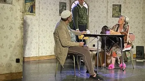 ARCHIVO 'LA VIDA POR DELANTE' - ENTRECAJAS FUSION TEATRO