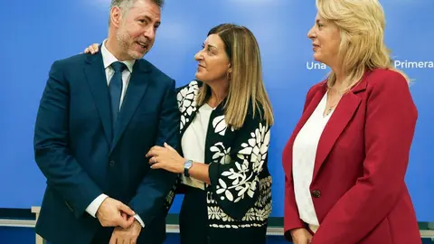 La presidenta de Cantabria, Mar&iacute;a Jos&eacute; S&aacute;enz de Buruaga, preside la toma de posesi&oacute;n de los consejeros de Cultura, Turismo y Deporte, Luis Mart&iacute;nez Abad, y de Desarrollo Rural, Ganader&iacute;a, Pesca y Alimentaci&oacute;n, Mar&iacute;a Jes&uacute;s Susinos. 

12 sep 24