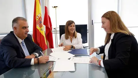 CONVENIO PARA EVITAR EL RIESGO INUNDACIONES EN AMPUERO. RIO ASON,. PRESIDENTA. BURUAGA.FOMENTO.
13 SEP 24