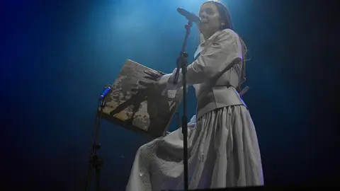 VALERIA CASTRO - LA PLAZA SANTANDER 2024 - &copy;EL REY LAGARTÓN (10)