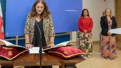 08:45 horas. Sala de prensa del Gobierno de Cantabria

Toma de posesi&oacute;n de Carmen Arce como gerente del ICASS y Jaime Serdio como sudirector general de Infancia, Adolescencia y Familia del ICASS.