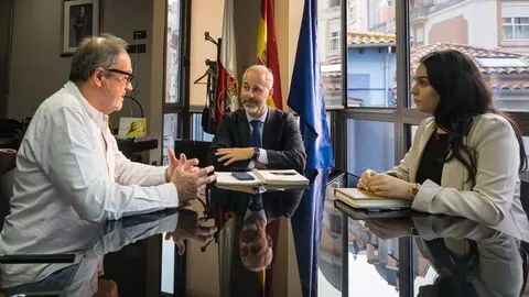 10:00 horas. Despacho del consejero. El consejero de Educaci&oacute;n, Formaci&oacute;n Profesional y Universidades, Sergio Silva, se re&uacute;ne con la Asociaci&oacute;n Mujer y Talento. 20 de sept. de 24 &copy; Ra&uacute;l Lucio