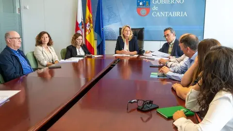 Consejera de Desarrollo rural. 
La consejera de Desarrollo Rural, Ganader&iacute;a, Pesca y Alimentaci&oacute;n, Mar&iacute;a Jes&uacute;s
Susinos, se re&uacute;ne con los grupos de acci&oacute;n local y costera. 24 SEP 24 &copy; Miguel De la Parra