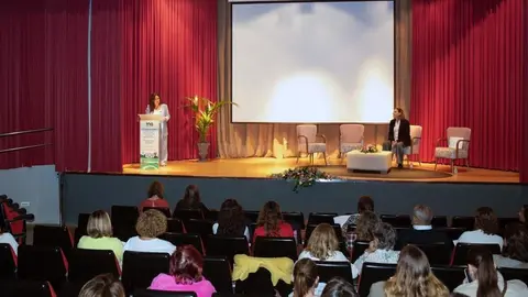 10:00 horas. Fundaci&oacute;n San C&aacute;ndido

La consejera de Inclusi&oacute;n Social, Juventud, Familias e Igualdad, Bego&ntilde;a G&oacute;mez del R&iacute;o, inaugura la I Jornada de buenas pr&aacute;cticas para profesionales y familias en la atenci&oacute;n psicogeri&aacute;trica