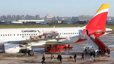Aeropuerto Seve Ballesteros	El avi&oacute;n de Iberia procedente de Madrid que promocionar&aacute; Cantabria en su fuselaje. 
16 ABR 19