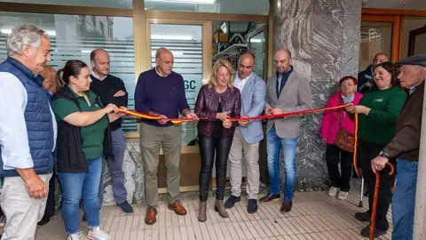 12:00 horas. B&aacute;dames, Voto 

La consejera de Desarrollo Rural, Ganader&iacute;a, Pesca y Alimentaci&oacute;n, Mar&iacute;a Jes&uacute;s Susinos, asiste a la inauguraci&oacute;n del nuevo centro de AGC AgroCantabria.