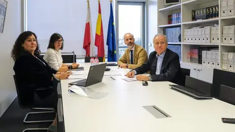 10:00 horas. Despacho del consejero. El consejero de Industria, Empleo, Innovaci&oacute;n y Comercio, Eduardo Arasti, participa por videoconferencia en la Conferencia Sectorial de Formaci&oacute;n Profesional para Personas Trabajadoras. 9 de octubre de 2024 &copy; Ra&uacute;l Lucio