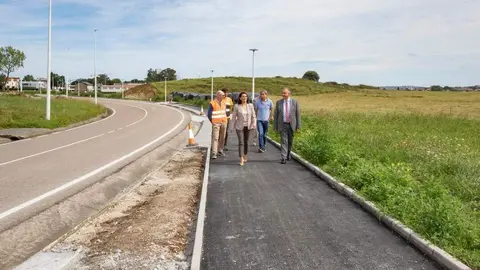 12:00 horas. Ayuntamiento de Santa Cruz de Bezana

El consejero de Fomento, Ordenaci&oacute;n del Territorio y Medio Ambiente, Roberto Media, inaugura varias actuaciones en el municipio.