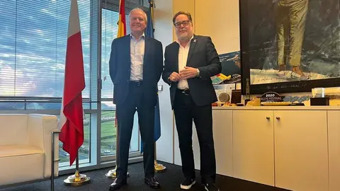 19.00 horas. Despacho del consejero. El consejero de Industria, Empleo, Innovaci&oacute;n y Comercio, Eduardo Arasti, se re&uacute;ne con la Asociaci&oacute;n de Comerciantes de Torrelavega (Convega).