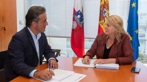 13.00 horas. Despacho de la consejera 

La consejera de Desarrollo Rural, Ganader&iacute;a, Pesca y Alimentaci&oacute;n, Mar&iacute;a Jes&uacute;s Susinos, presenta el Mercado de Granjeros (de granja en granja).