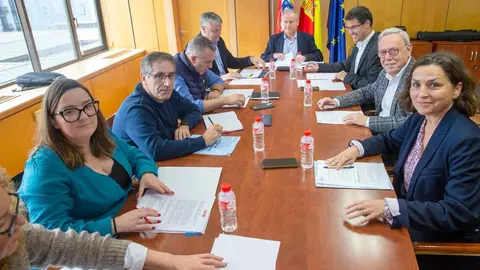 El consejero de Industria, Empleo, Innovaci&oacute;n y Comercio, Eduardo Arasti, y el consejero de Econom&iacute;a, Hacienda, Financiaci&oacute;n Auton&oacute;mica y Fondos Europeos, Luis &Aacute;ngel Ag&uuml;eros, participan en la reuni&oacute;n de la Comisi&oacute;n Permanente del Di&aacute;logo Social. 
NR
30 OCT 24