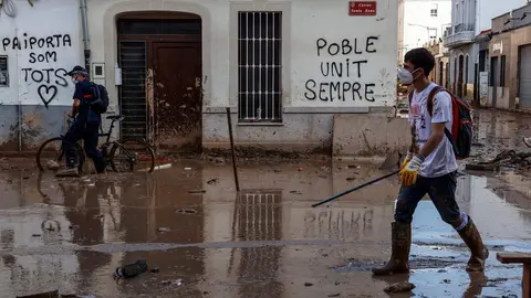 ROBER SOLSONA&hellip;.20241106&hellip;VALENCIA&hellip;&hellip;EN PAIPORTA RESTOS DE LA DANA.