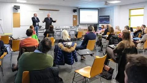 08:30 horas. Campus de Las Llamas UIMP. Aula Emilio Alarcos. El consejero de Salud, C&eacute;sar Pascual, inaugura la jornada participativa &lsquo;Construyendo salud&rsquo;. 15 de noviembre de 2024 &copy; Ra&uacute;l Lucio