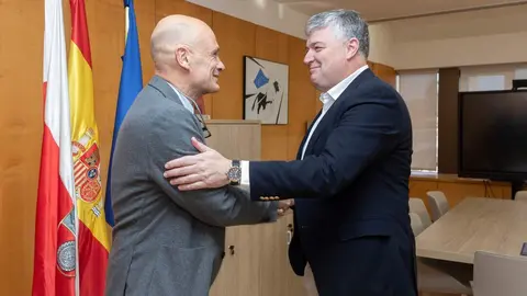 11:30 horas. Despacho del consejero

El consejero de Econom&iacute;a, Hacienda, Financiaci&oacute;n Auton&oacute;mica y Fondos Europeos, Luis &Aacute;ngel Ag&uuml;eros, recibe al alcalde de Los Corrales de Buelna, Julio Arranz.