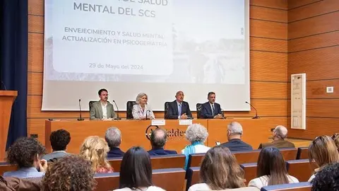 08:45 horas. Hospital Valdecilla. Sal&oacute;n G&oacute;mez Dur&aacute;n
El consejero de Salud, C&eacute;sar Pascual, inaugura la IV Jornada de Salud Mental: envejecimiento y salud mental, actualizaci&oacute;n en psicogeriatr&iacute;a.