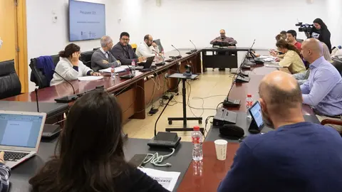 12:00 horas. Sala de videoconferencias, Pe&ntilde;a Herbosa.

El consejero de Educaci&oacute;n, Formaci&oacute;n Profesional y Universidades, Sergio Silva, se re&uacute;ne con la Junta de Personal Docente.