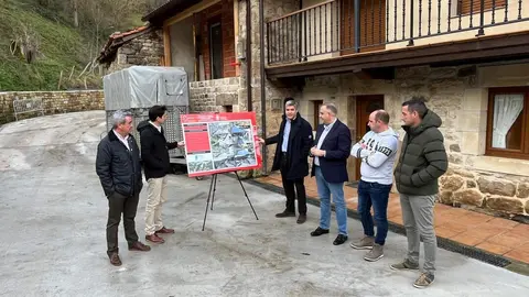 11:30 horas. Bo. Lombra&ntilde;a, 10.  Ayuntamiento de Polaciones

El consejero de Fomento, Ordenaci&oacute;n del Territorio y Medio Ambiente, Roberto Media, inaugura diversas actuaciones en Polaciones.