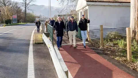 11:00 horas. Km 450 CA-680. B&aacute;dames

El consejero de Fomento, Vivienda, Ordenaci&oacute;n del Territorio y Medio Ambiente, Roberto Media, inaugura un nuevo paseo peatonal en Voto.