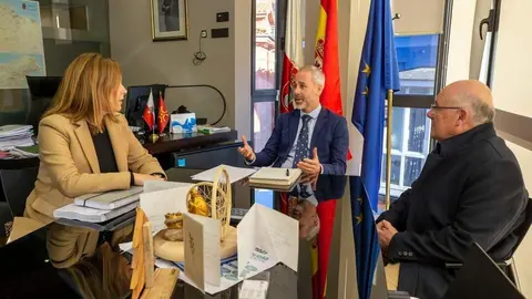 12:00 horas. Despacho del consejero

El consejero de Educaci&oacute;n, Formaci&oacute;n Profesional y Universidades, Sergio Silva, se re&uacute;ne con la alcaldesa de Medio Cudeyo, Mar&iacute;a Higuera.
27 DIC 24 &copy; Miguel De la Parra