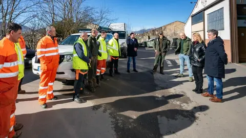 12:00 horas. Barcenilla, 25 - Bajo 2. Reinosa

La consejera de Desarrollo Rural, Ganader&iacute;a, Pesca y Alimentaci&oacute;n, Mar&iacute;a Jes&uacute;s Susinos, visita la Nave de la comarca forestal 5.