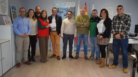 ENTREGA RECAUDACION ROSCO SO LIDARIO 2025 PI&Eacute;LAGOS (7)