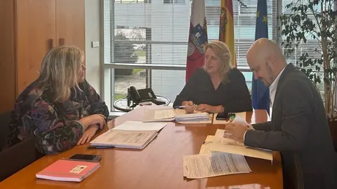 11:00 horas. Despacho de la consejera

La consejera de Desarrollo Rural, Ganader&iacute;a, Pesca y Alimentaci&oacute;n, Mar&iacute;a Jes&uacute;s Susinos, recibe a la alcaldesa de los Tojos, M&ordf; Bel&eacute;n Ceballos de la Herr&aacute;n.