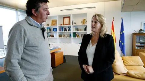 La consejera de Desarrollo Rural, Ganader&iacute;a, Pesca y Alimentaci&oacute;n, Mar&iacute;a Jes&uacute;s Susinos, recibe al alcalde de Bareyo, Pedro Prieto.
30 ENE 25
