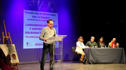 rograma gratuito de orientaci&oacute;n laboral &lsquo;Lanzaderas de empleo y emprendimiento solidario&rsquo; del Gobierno de Cantabria que gestiona la Consejer&iacute;a de Industria, Empleo, Innovaci&oacute;n y Comercio, a trav&eacute;s del Servicio C&aacute;ntabro de Empleo (EMCAN) oficina de comunicaci&oacute;n