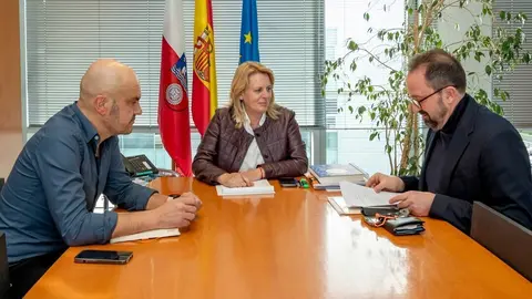 16:30 horas. Despacho de la consejera
La consejera de Desarrollo Rural, Ganader&iacute;a, Pesca y Alimentaci&oacute;n, Mar&iacute;a Jes&uacute;s Susinos, recibe a la Fundaci&oacute;n para la Conservaci&oacute;n del Quebrantahuesos.